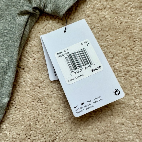 Nike 2 Piece Set - T-shirt and Dri-Fit Shorts Set - Picture 7 of 7